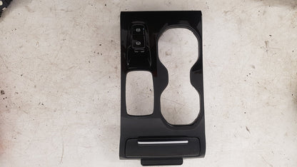 2017 - 2025 Volvo XC40 536 SUV Shifter Surround
