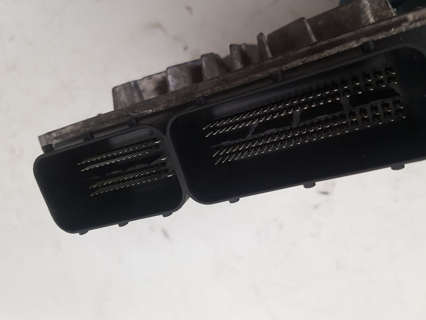 2007 - 2016 Volvo V70  Estate Engine ECU 30785100 AB 0281012765