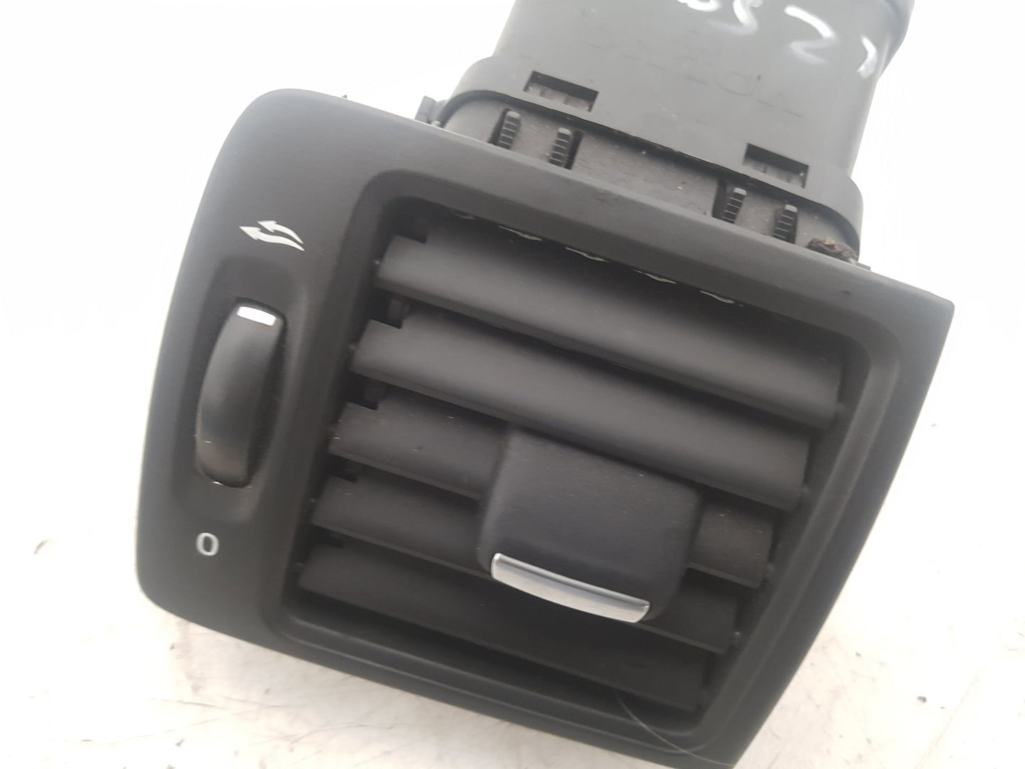 2006 - 2013 Volvo C30  Hatchback AIR VENT (DRIVER SIDE FRONT) 39888290