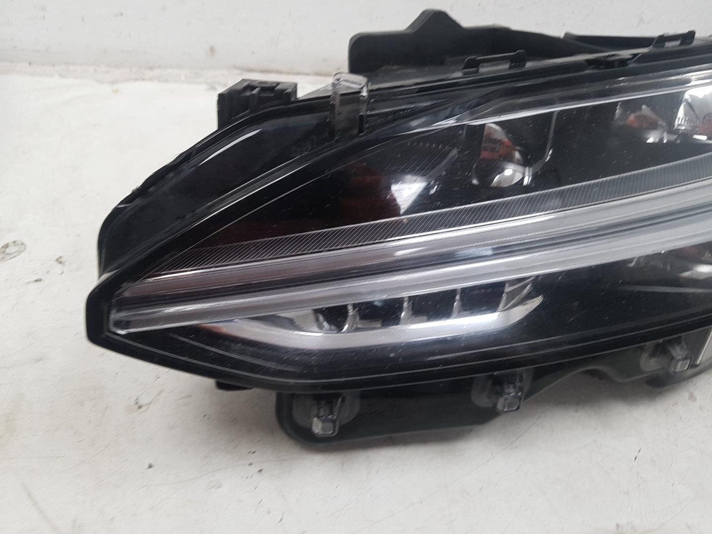 2017 - 2025 Volvo V90 235, 236 Estate Left Headlight