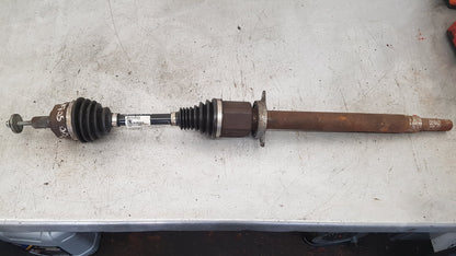 2014 - 2018 Volvo V40  Hatchback Driveshaft (Manual) UK Drivers Side Front. 31367905