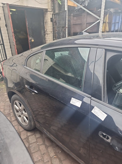 2010 - 2016 Volvo S60  Saloon Right Rear Door Window