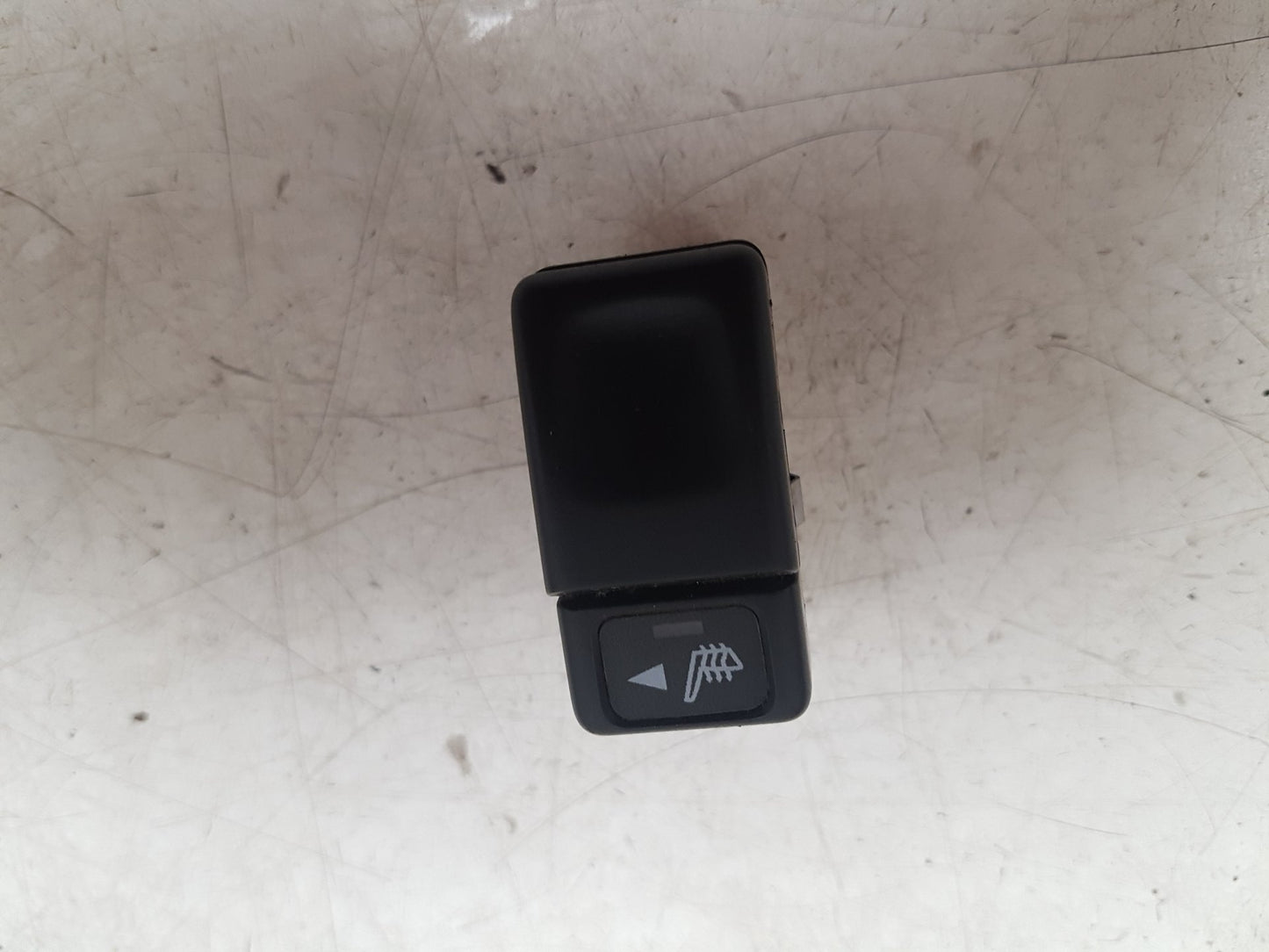 1992 - 1997 Volvo 850  Estate Heated Seat Switch 9148766