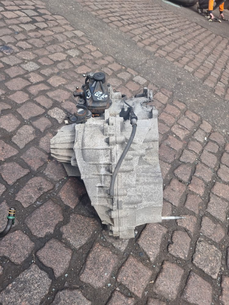 2010 - 2014 Volvo S60  Saloon Manual Gearbox 1285017