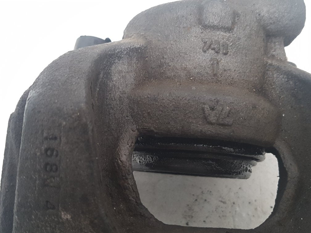 2015 Volvo S60  Saloon Left Front Caliper 8603753