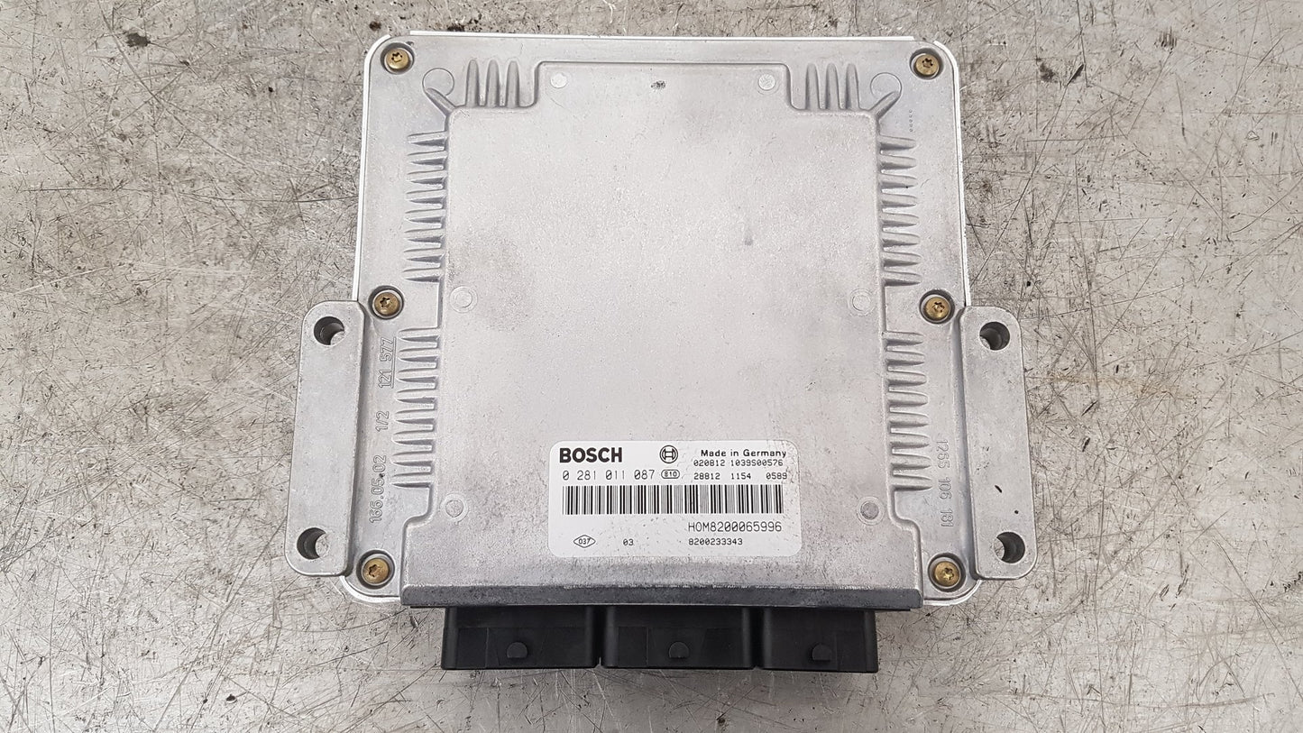 2001 - 2004 Volvo V40  Estate Engine ECU 30630418