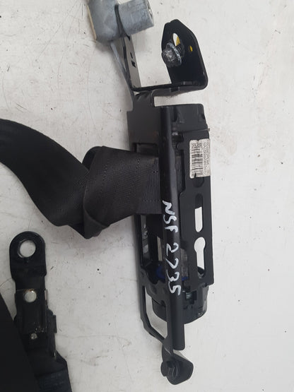 2000 - 2007 Volvo XC70  Estate Left Front Seat Belt 30734734