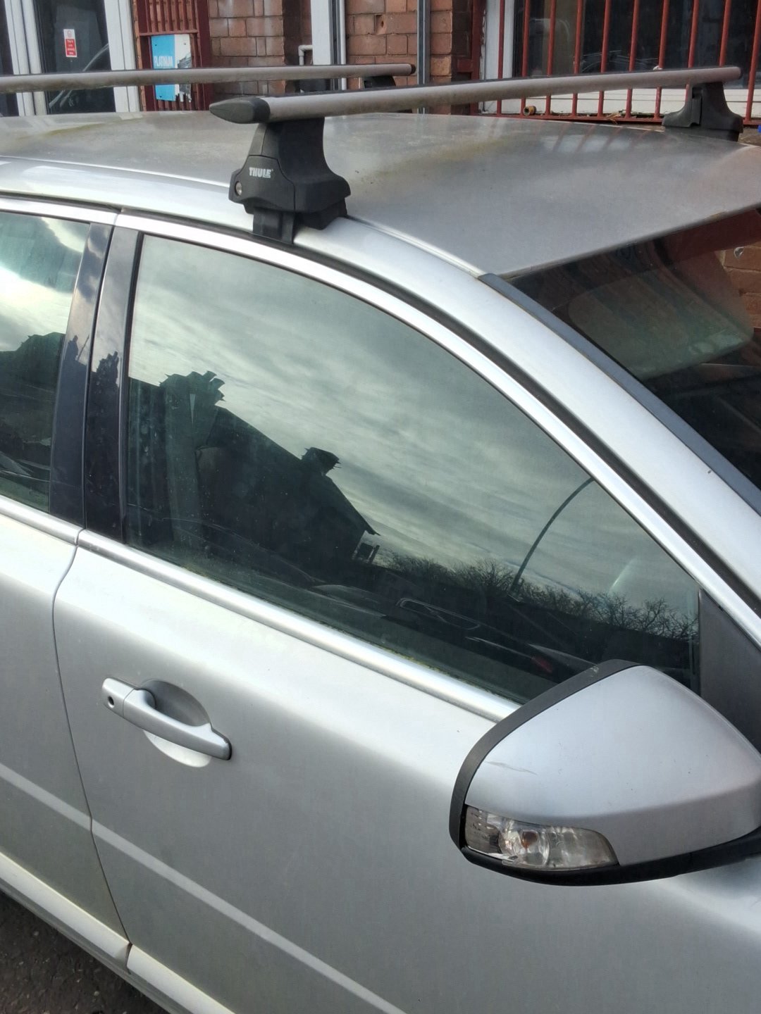 2010 Volvo V70 III 135 173048- Right Front Door Window VRAC Grade