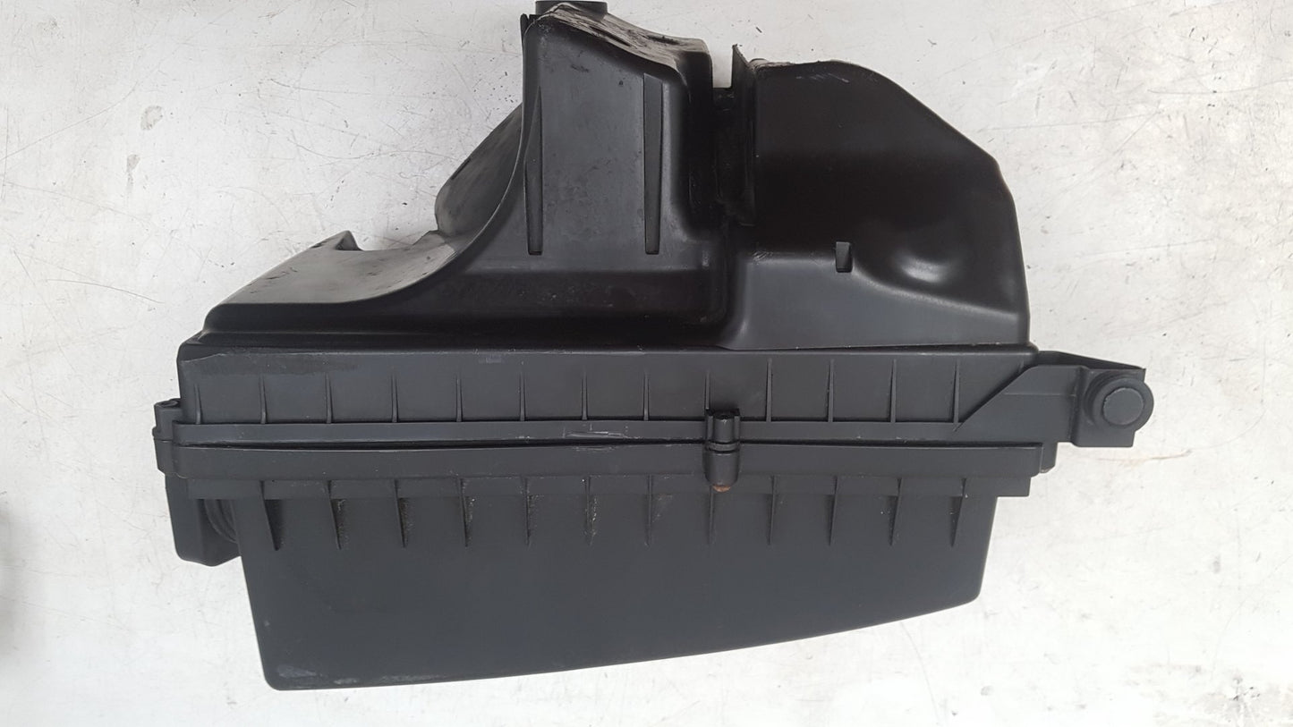 2010 - 2013 Volvo V60  Estate Air Filter Box 31370671