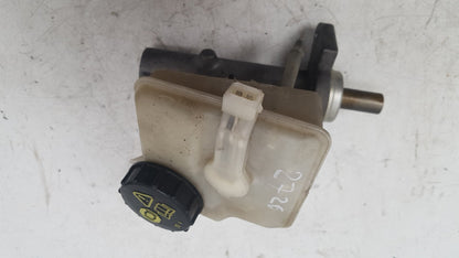 2003 - 2007 Volvo V70  Estate Brake Master Cylinder 8646008