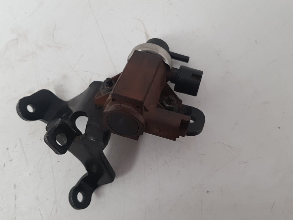 2001 - 2004 Volvo S40  Saloon TURBO BOOST CONTROLLER PA66GF35