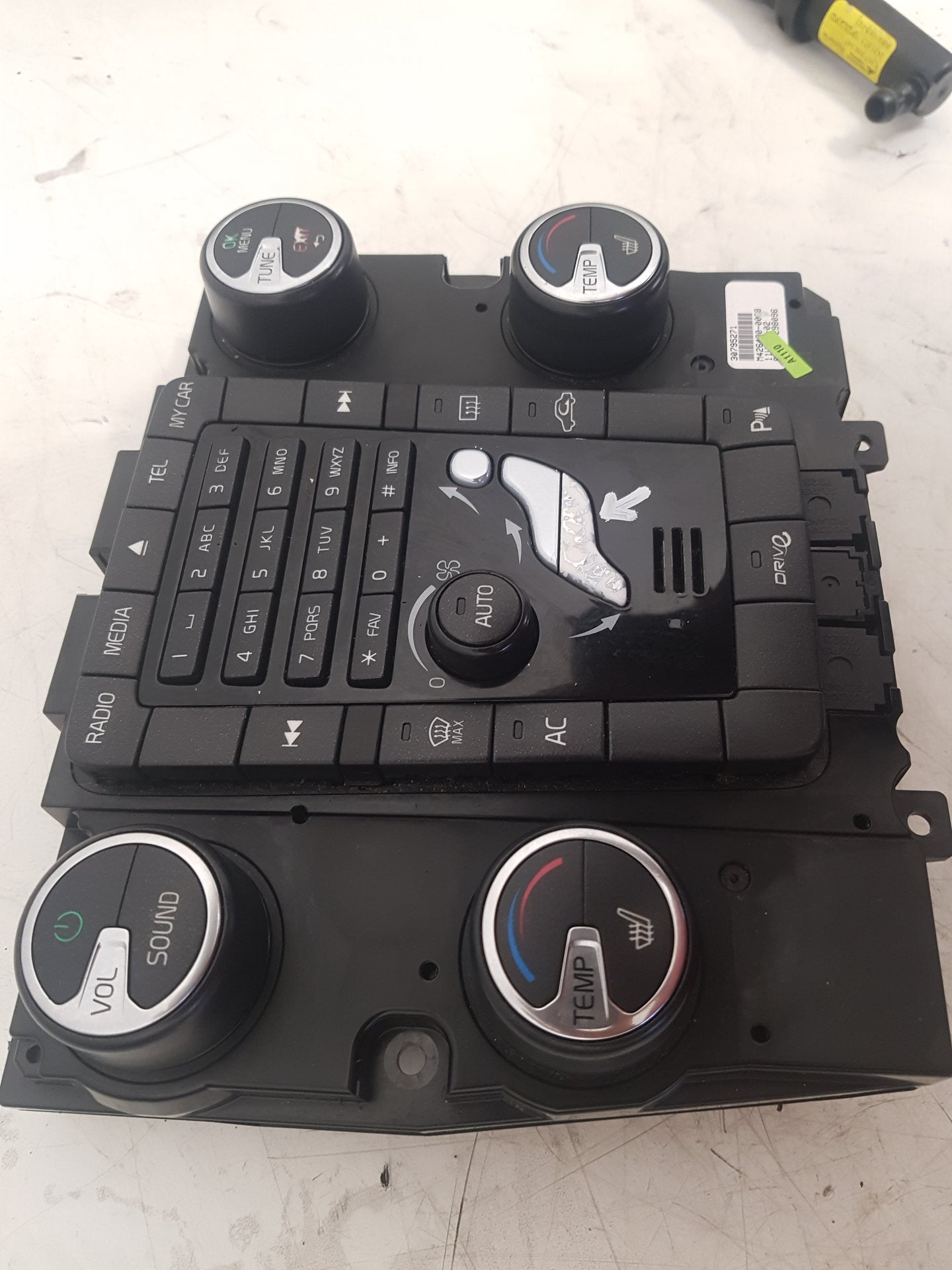 2010 - 2015 Volvo S80 II 124 Saloon DIGITAL HEATER CONTROL PANEL & STEREO 30795271