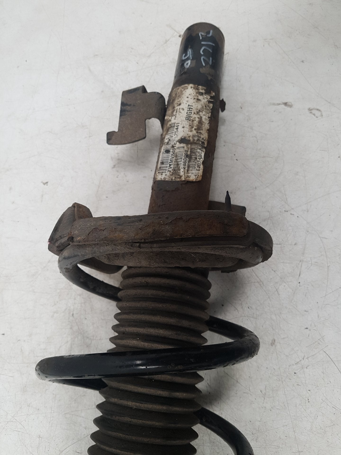 2012 - 2019 Volvo V40  Hatchback Right Front Shock Absorber 31317928