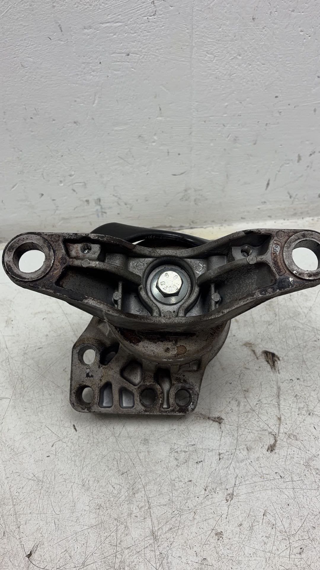 2010 - 2017 Volvo XC60  Estate Engine Mount 9G916F012BB