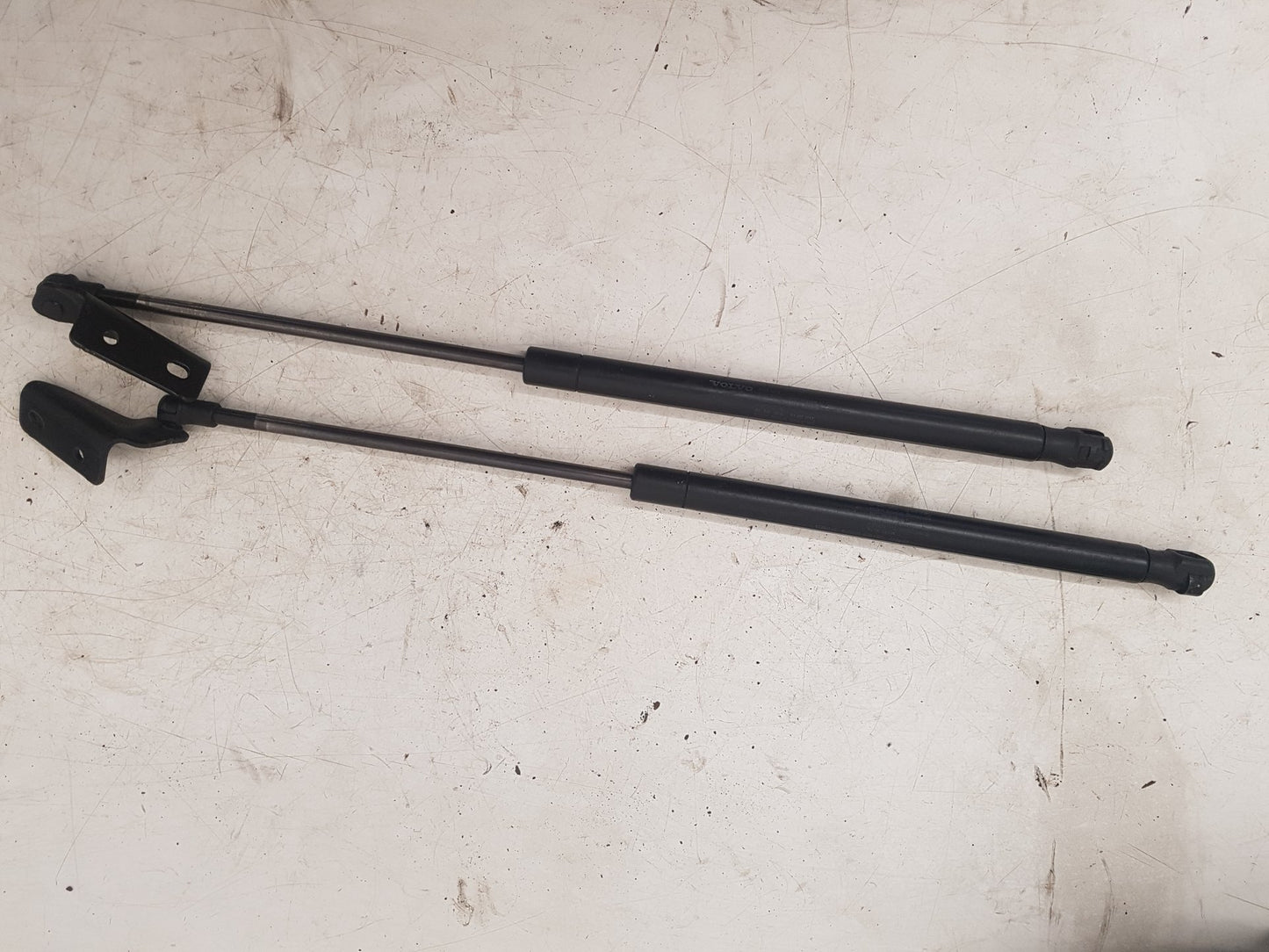 2005 - 2010 Volvo XC90  Estate TAILGATE STRUTS/RAMS - PAIR 30634580