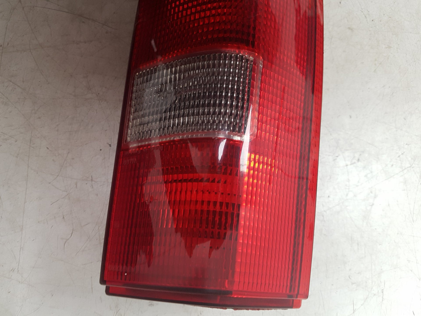 1992 - 1997 Volvo 850  Estate REAR/TAIL LIGHT LOWER (PASSENGER SIDE) 3512863