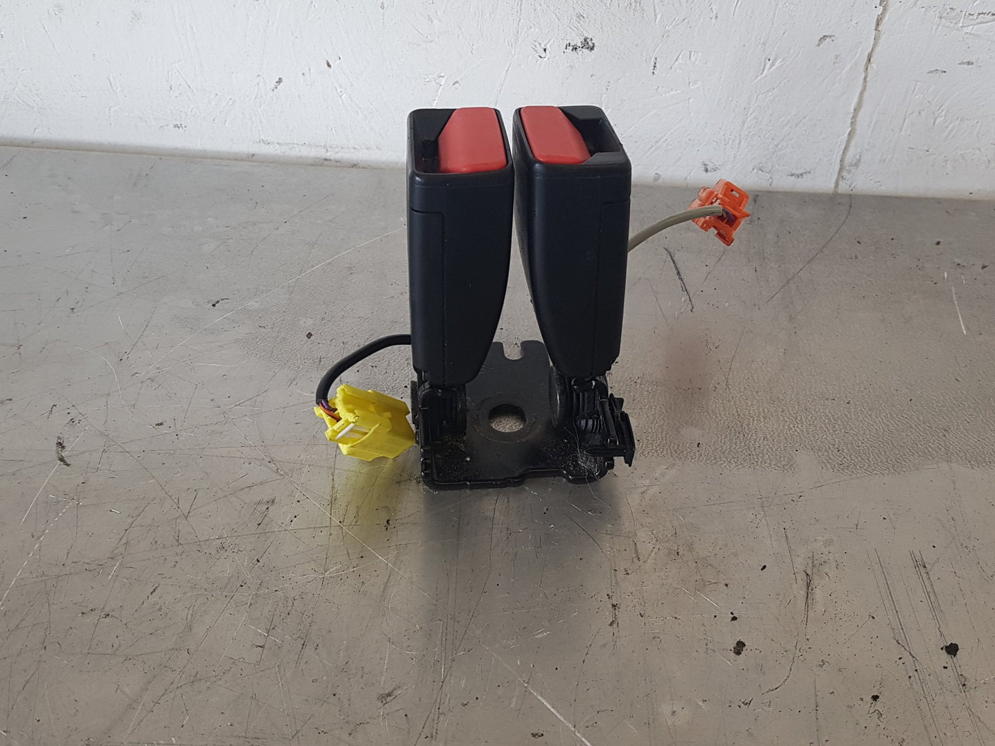 2012 - 2016 Volvo V40  Hatchback SEAT BELT ANCHOR (DOUBLE REAR) 31377484