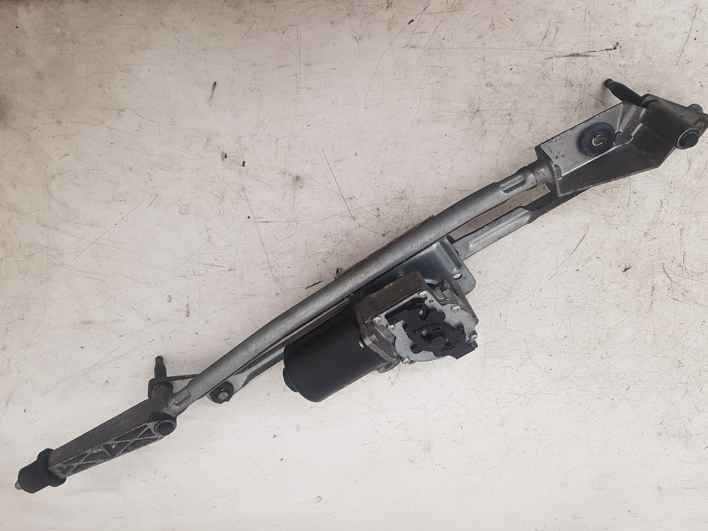 2007 Volvo V70  Estate WIPER MOTOR (FRONT) & LINKAGE 8648344