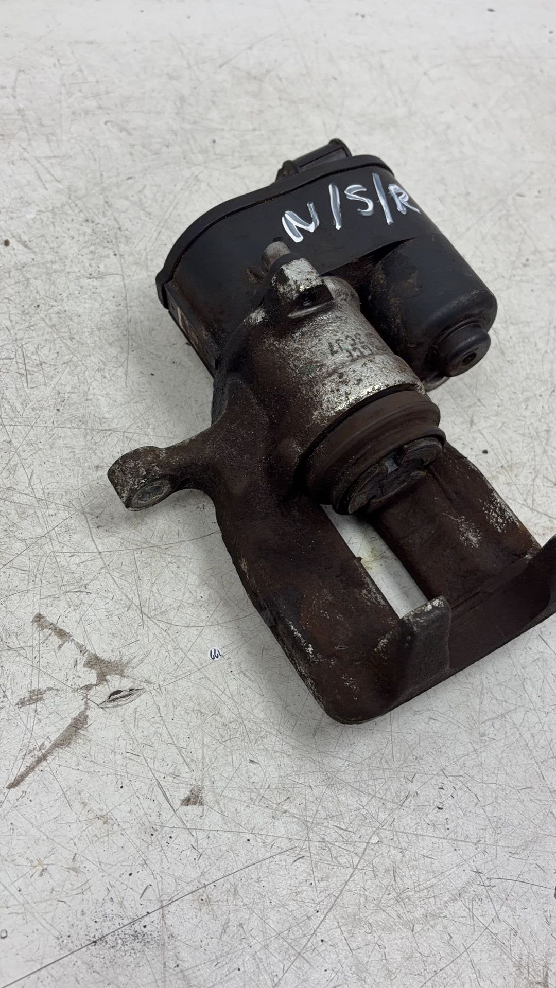 2010 Volvo XC70  Estate Left Rear Caliper 32332594
