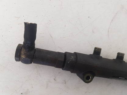 2003 - 2005 Volvo XC90   Injection Rail 0445215015