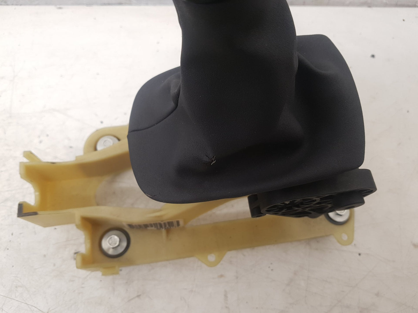 2004 - 2010 Volvo V50   Estate Gear Stick/Shifter 30735217