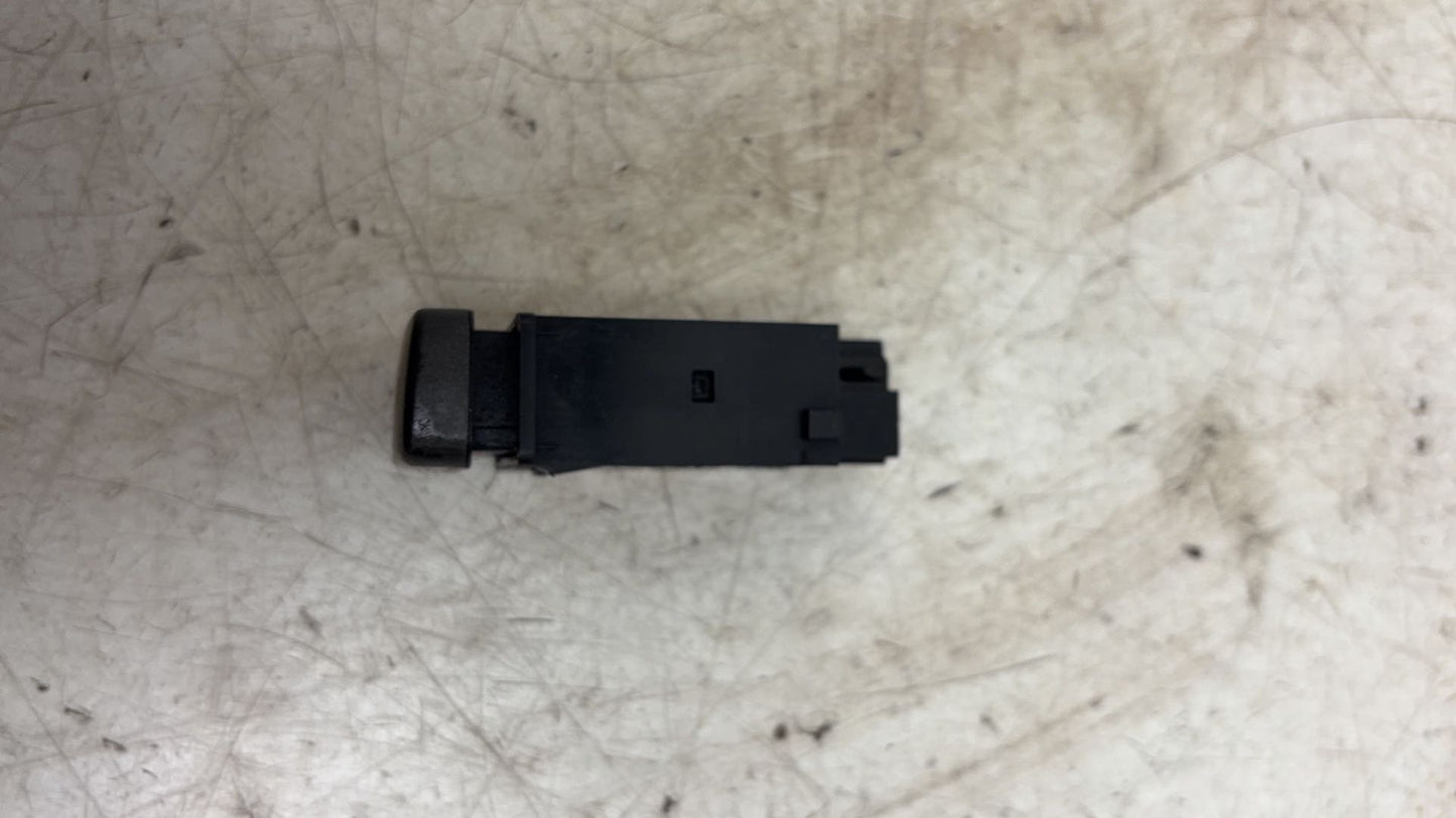 2012 - 2015 Volvo V40  Hatchback ALARM SENSOR RELAY 30889360
