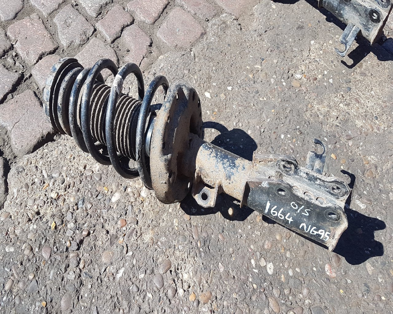 2010 - 2012 Saab 95  Saloon Right Front Shock Absorber 13333032