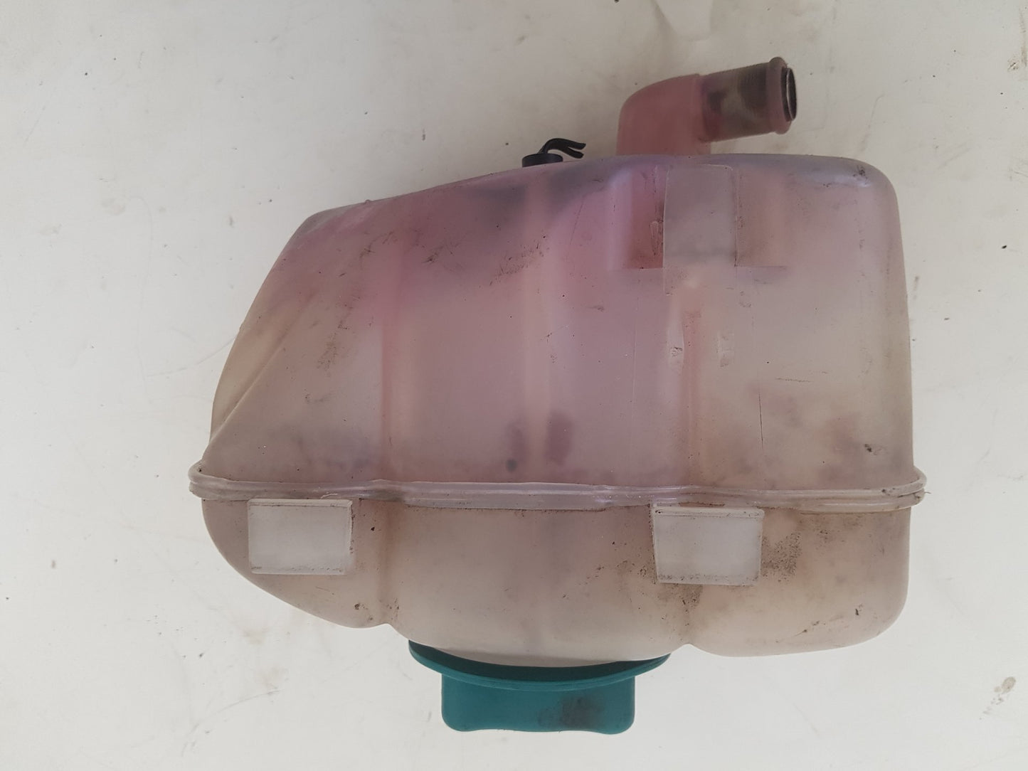 2002 - 2014 Volvo XC90  Estate Radiator Pressure Bottle 8683455