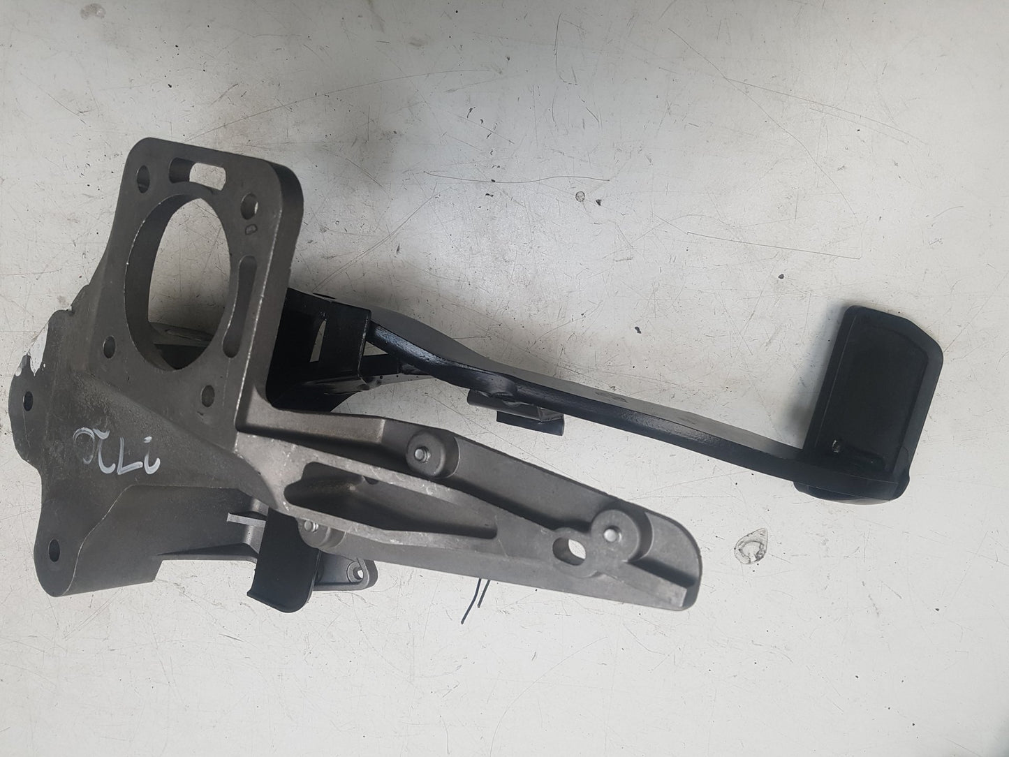 2010 - 2016 Volvo S80  Saloon Brake Pedal 31317317