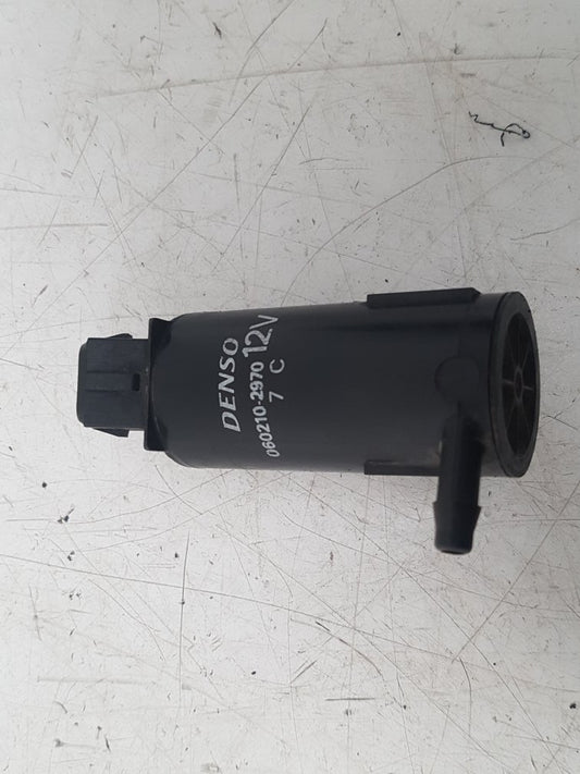 2002 Saab 9-3  Convertible WASHER PUMP (WINDSCREEN) 60210-2970