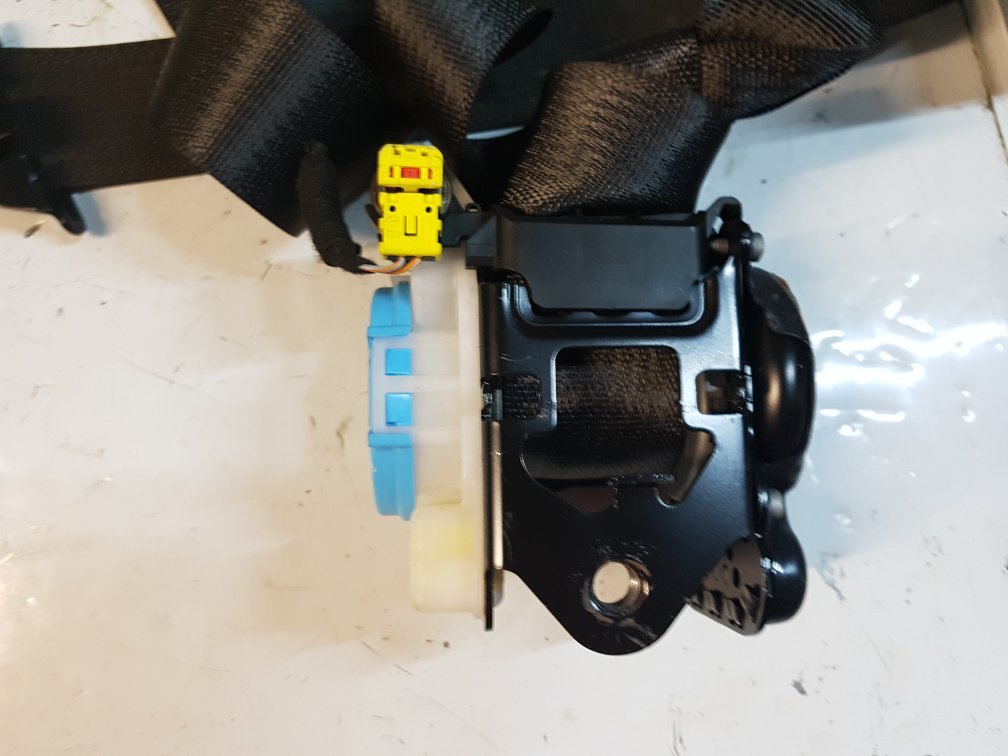 2010 - 2012 Saab 95  Saloon Left Front Seat Belt 12823654