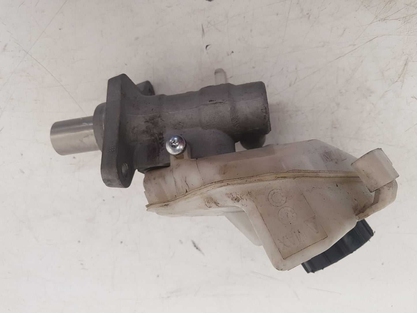 2012 Volvo S60  Saloon BRAKE FLUID RESERVOIR AND MASTER CYLINDER 36002450