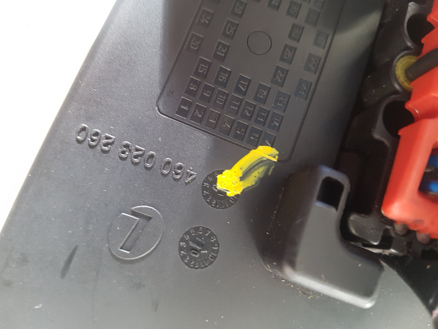 2010 Saab 9-3  Estate Engine Fuse Box 460 023 260