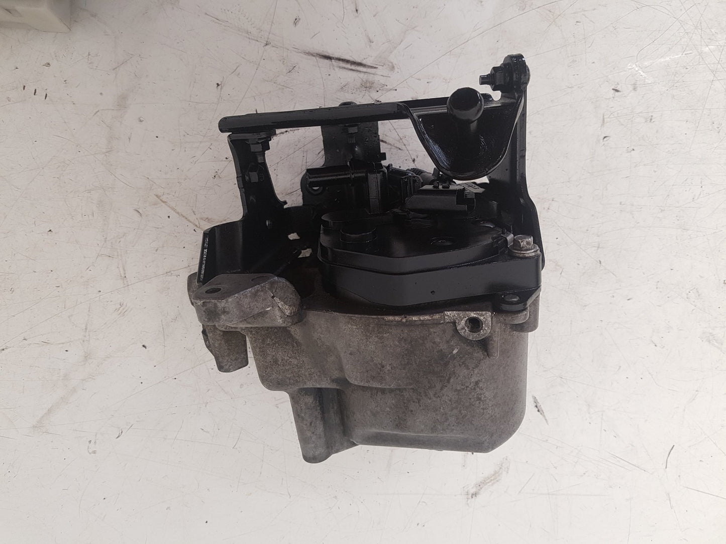 2012 Volvo S60  Saloon Fuel Filter Housing AV6Q-9180