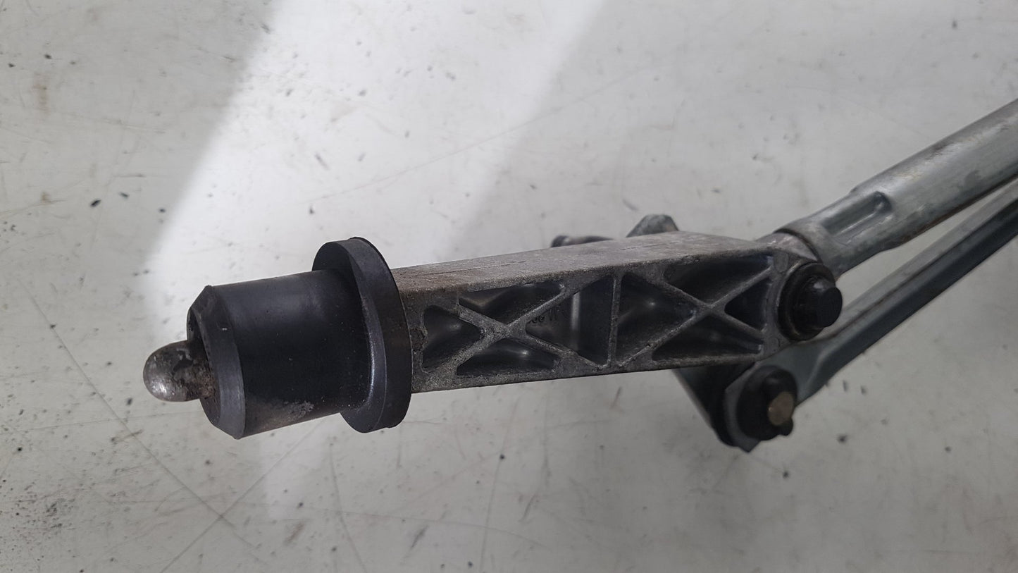 2003 - 2007 Volvo V70  Estate WIPER MOTOR (FRONT) & LINKAGE 09151850