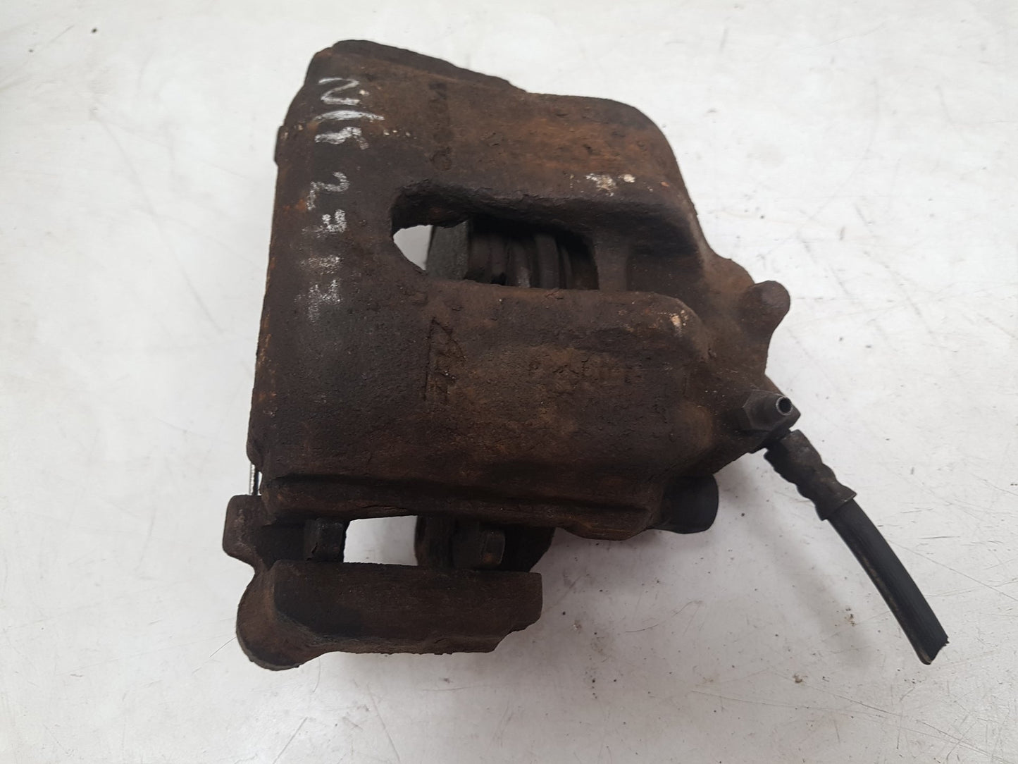 1992 - 1997 Volvo 850  Estate Left Front Caliper 3516840