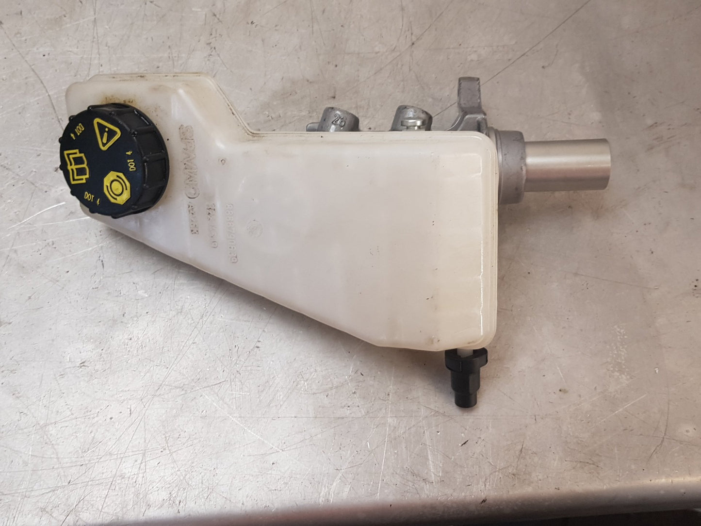 2019 - 2021 Volvo XC40 536 Estate Brake Master Cylinder 32214519