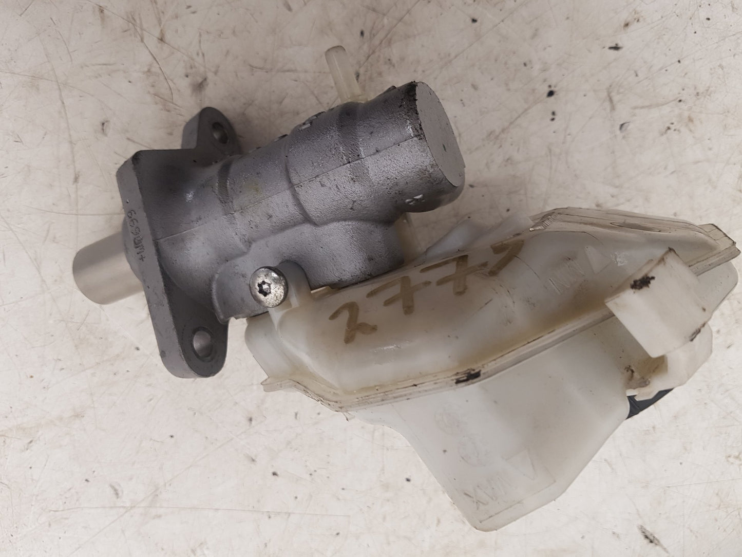 2008 - 2016 Volvo V70  Estate BRAKE FLUID RESERVOIR AND MASTER CYLINDER