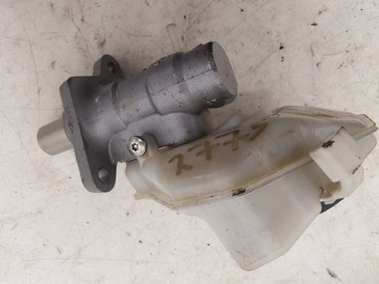 2008 - 2016 Volvo V70  Estate BRAKE FLUID RESERVOIR AND MASTER CYLINDER