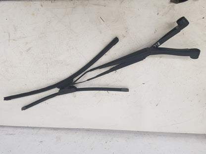 2010 - 2012 Saab 9-5  Saloon FRONT WIPER ARMS (PAIR) 13240569