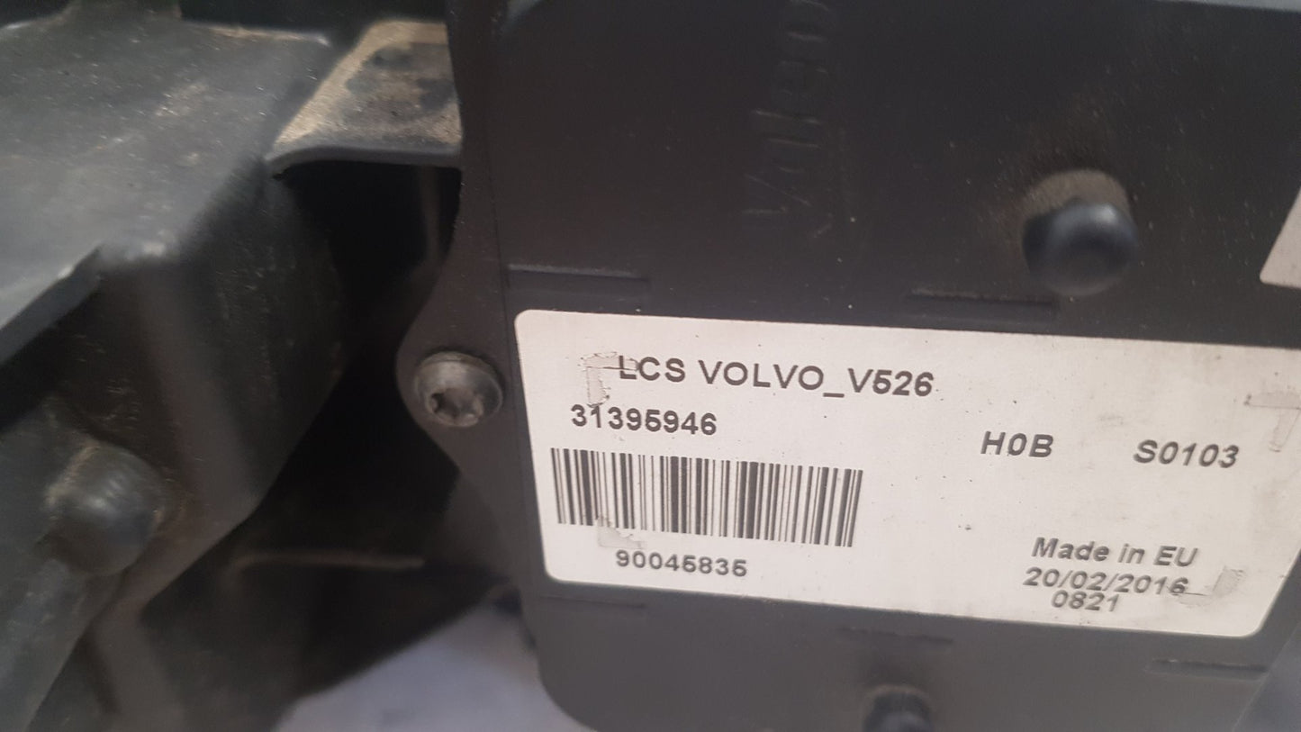 2016 Volvo XC90 II 256 YV1LFA48CG1082848- Left Headlight VRAC Grade A