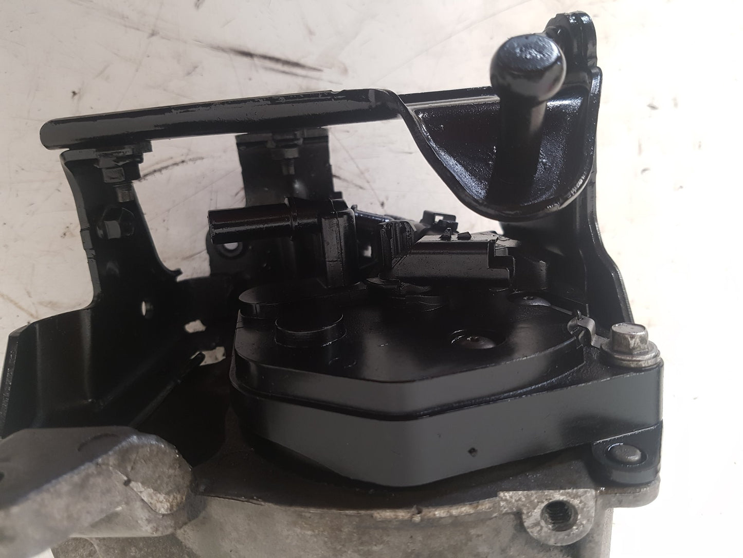2012 Volvo S60  Saloon Fuel Filter Housing AV6Q-9180