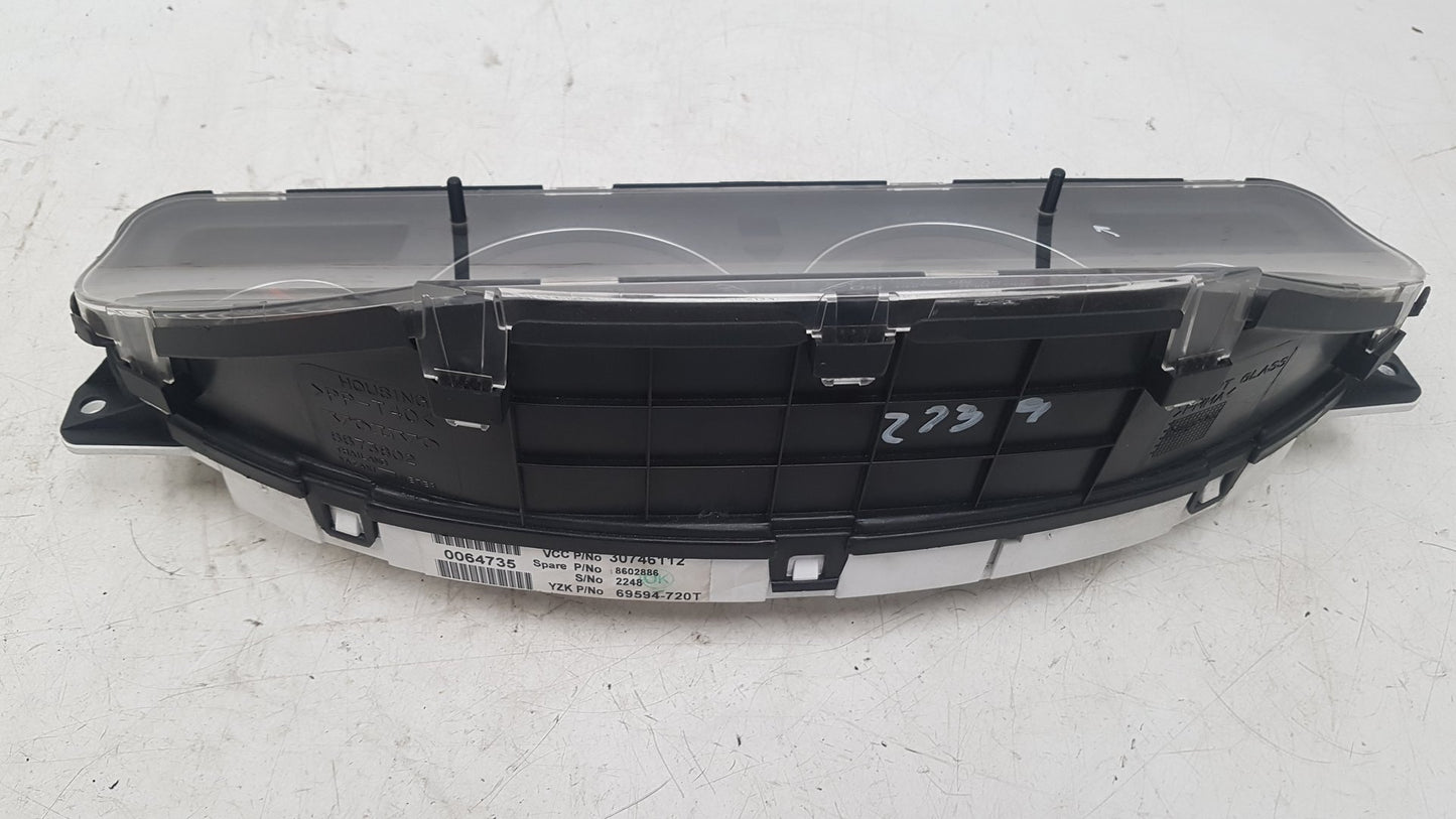 2000 - 2007 Volvo XC70  Estate Instrument Cluster 30746112