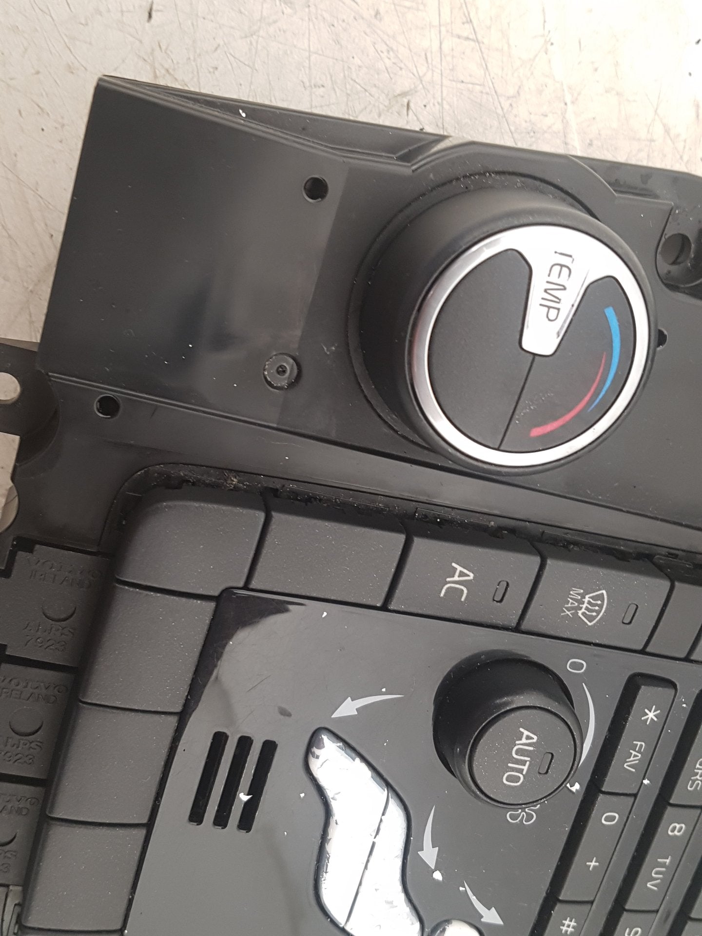2008 - 2013 Volvo XC60 I 156 Estate HEATER & RADIO CONTROL PANNEL 30795272