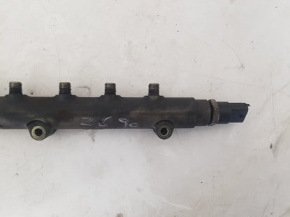 2003 - 2005 Volvo XC90   Injection Rail 0445215015