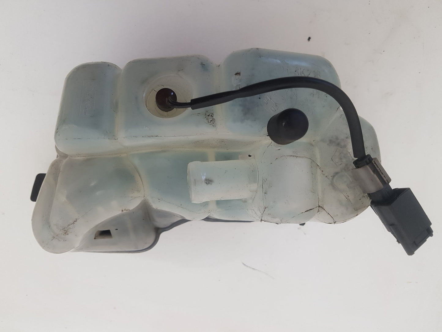 2012 - 2016 Volvo XC70  Estate Radiator Pressure Bottle 6G91-8K218-D2L4A
