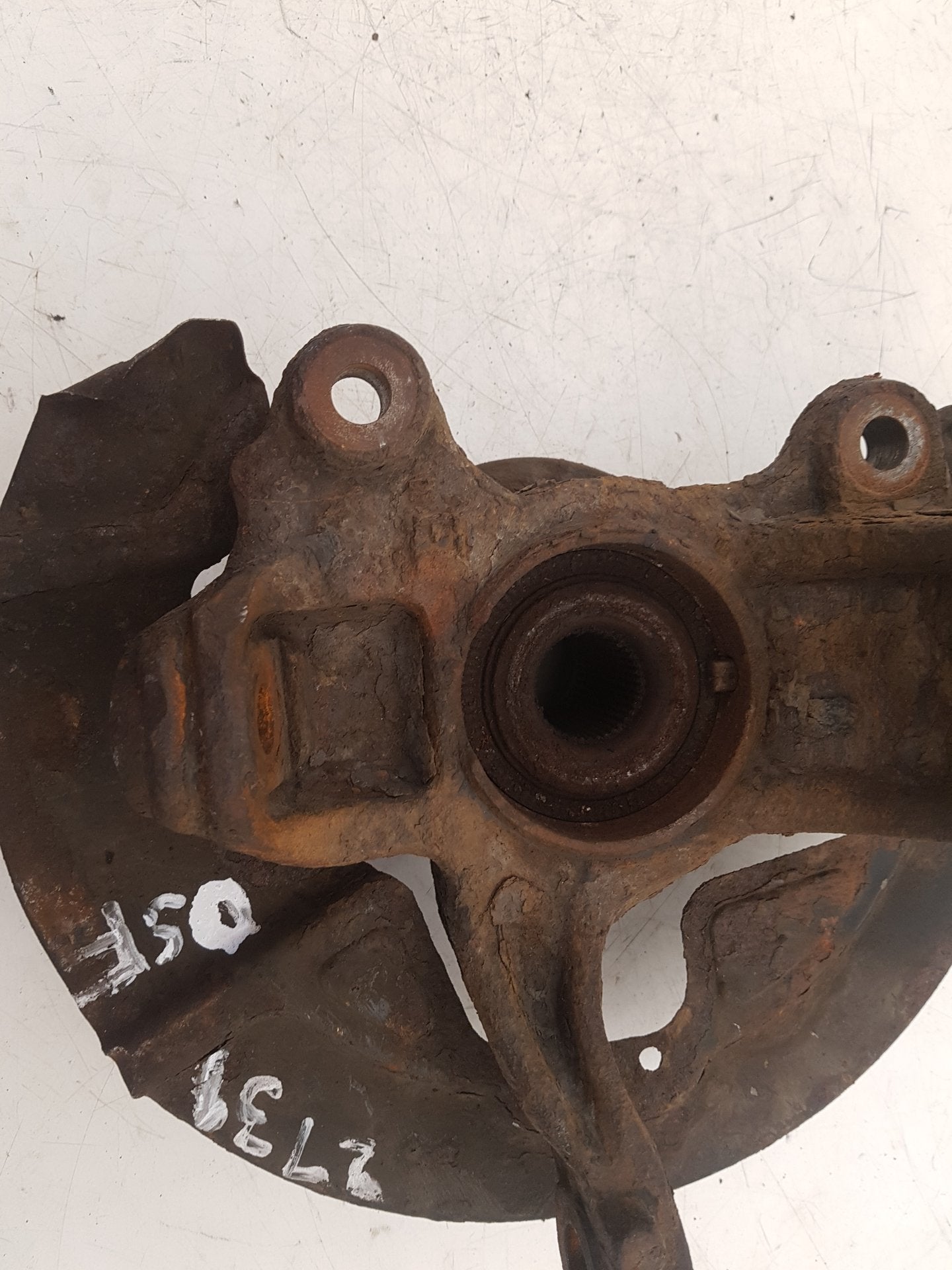 2007 - 2010 Volvo V70  Estate Left Front Hub Assembly 32246153