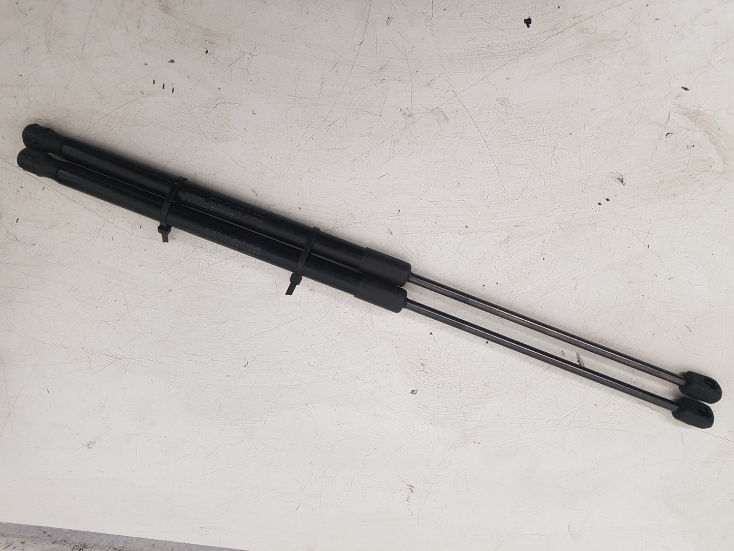 2012 Volvo S60  Saloon Bootlid Gas Struts 31333127