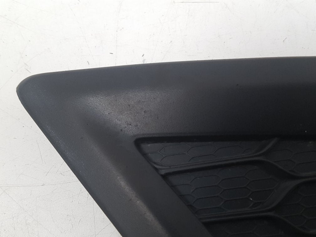 2006 - 2012 Volvo C30  Hatchback Right Fog Light Cover 31323410