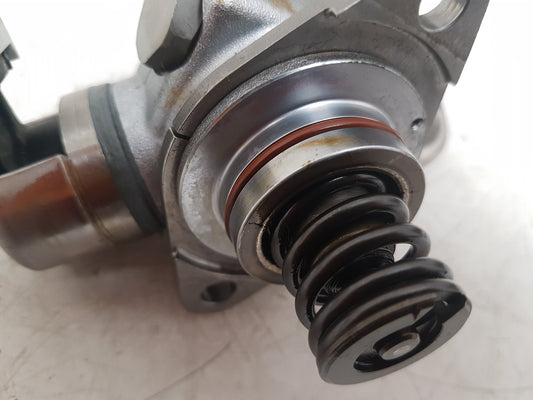 2015 - 2019 Volvo V40 Cross Country  Hatchback High Pressure Pump 31437903